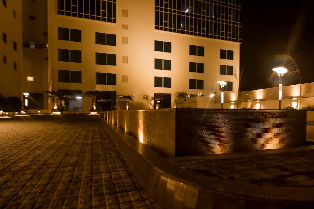 Lemon Tree Hotel, Sector 60, Gurugram Gurgaon Ngoại thất bức ảnh