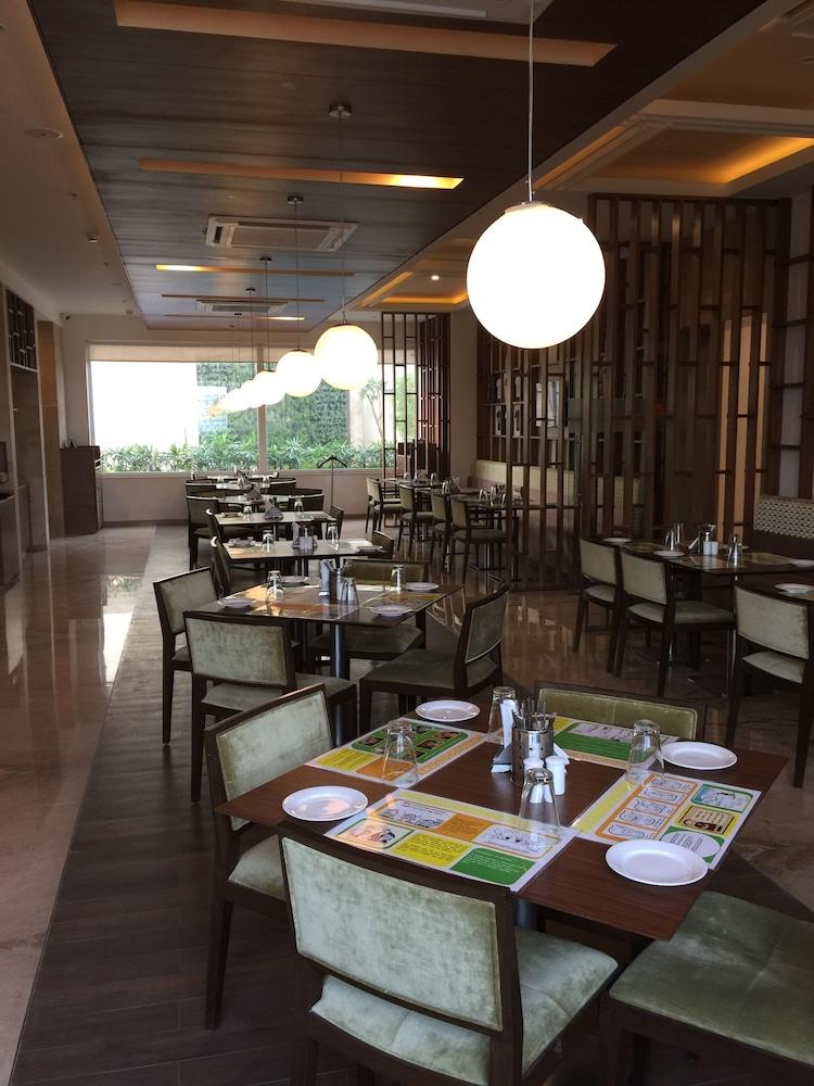 Lemon Tree Hotel, Sector 60, Gurugram Gurgaon Ngoại thất bức ảnh