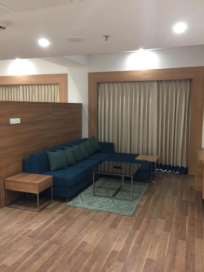Lemon Tree Hotel, Sector 60, Gurugram Gurgaon Ngoại thất bức ảnh